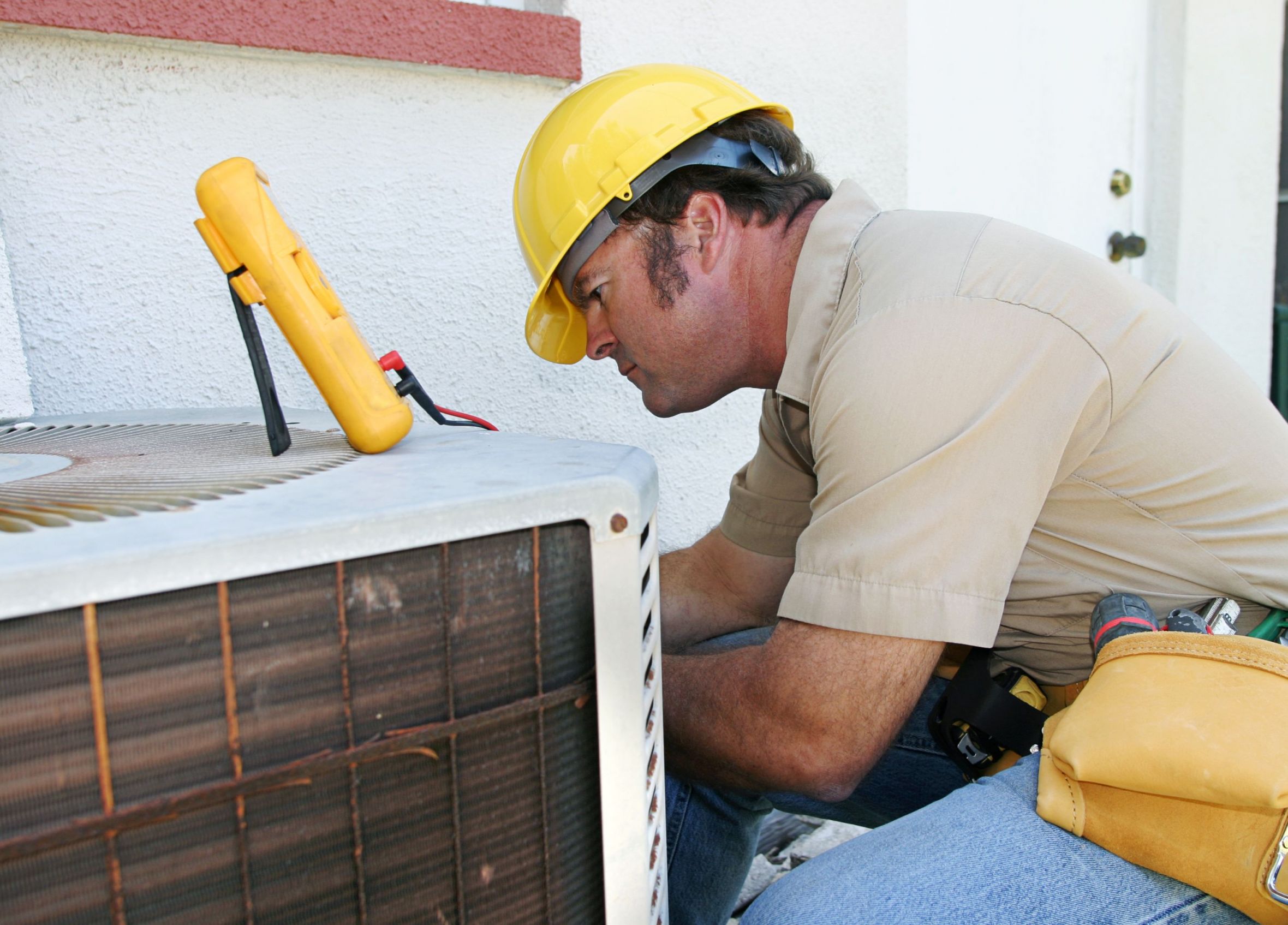 When You Might Need to Call a Home Air Conditioner Contractor in Waldorf, MD