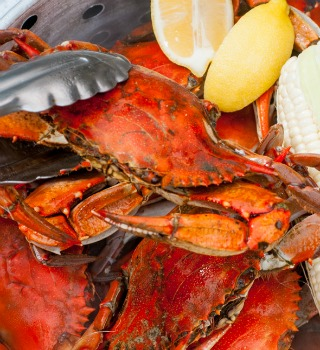 What to Serve with Steamed Crabs