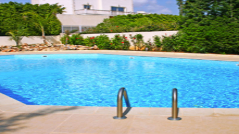 How to Tell it’s Time for Pool Resurfacing in Suffolk County, NY
