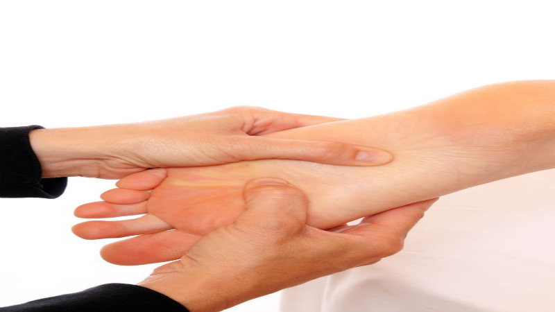 3 Practical Reasons Why You Should See a Podiatrist in Phoenix, AZ