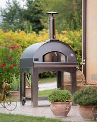 The Best Dishes To Make With Your Outdoor Pizza Oven That Aren T