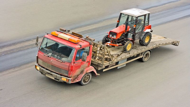 Three Types of Emergency Services a Truck Tire Road Service Can Provide