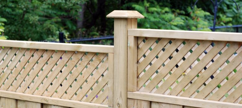 Three Benefits of Installing A Wood Fence Around Your Home In Riverside