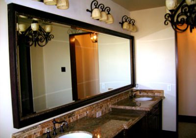 What to Do When Your Framed Mirror Is Damaged and Needs a New Frame