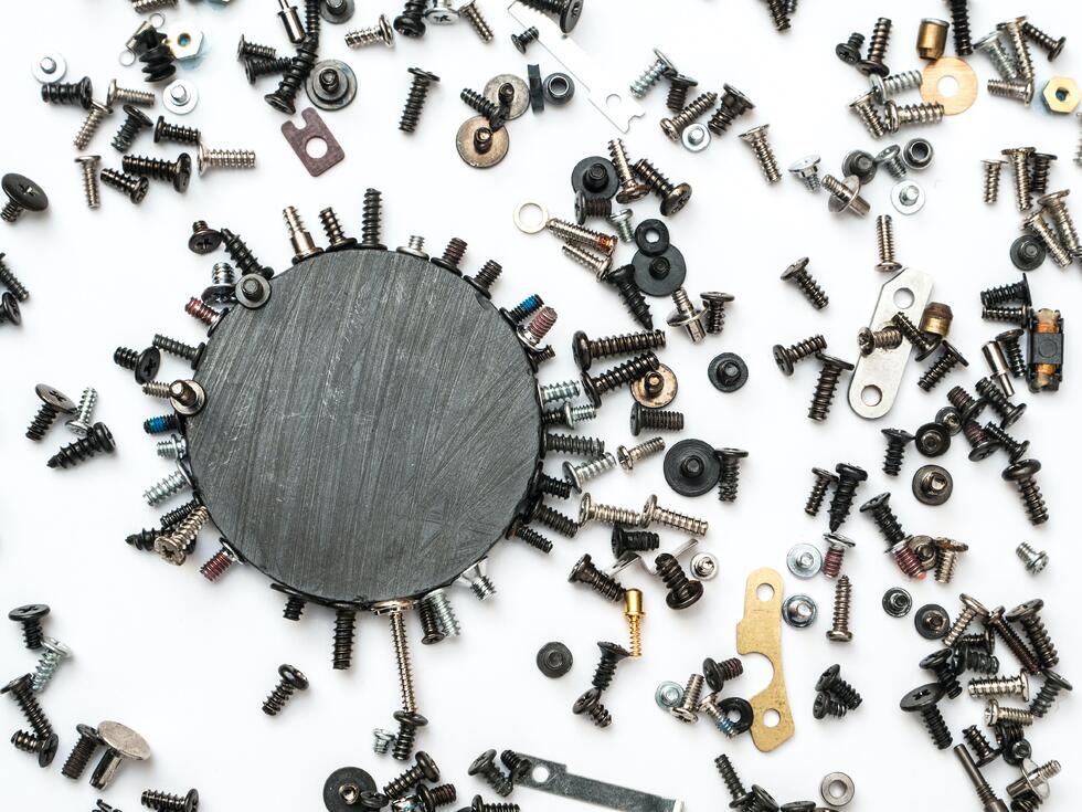 2 Ways Contracting With a Fastener and Supply Vendor Can Benefit You