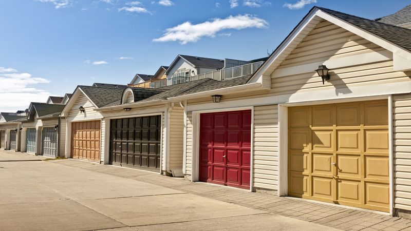 2 Reasons to Have a Custom Garage Built for Your Car and Jet Ski