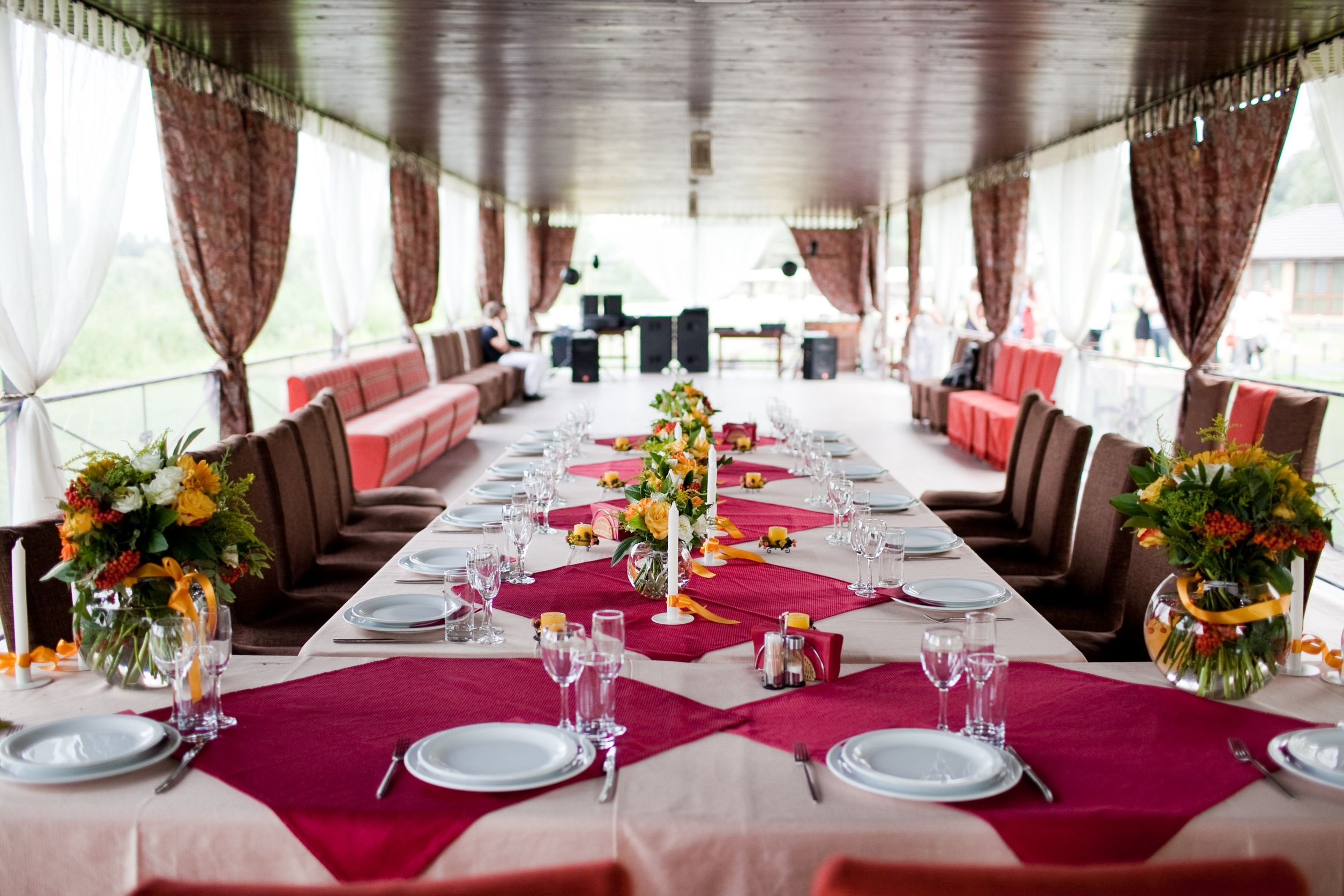 Make Your Event Picture Friendly With The Ideal Table Linens