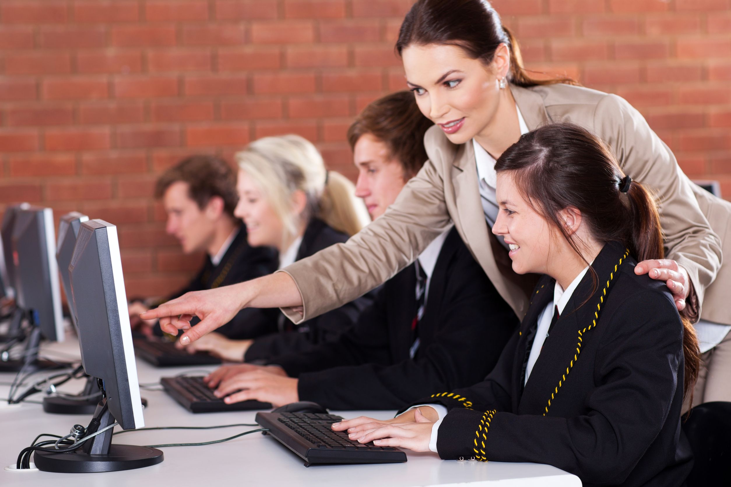 9 Ways An Online Sales Training Class Can Boost Student Morale
