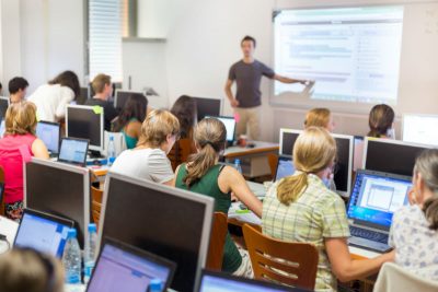 8 Benefits Of Hiring Virtual Sales Training For Sales Professionals