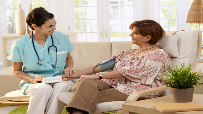 The Benefits of Choosing In-Home Caregiving in Richmond, Virginia for Loved Ones