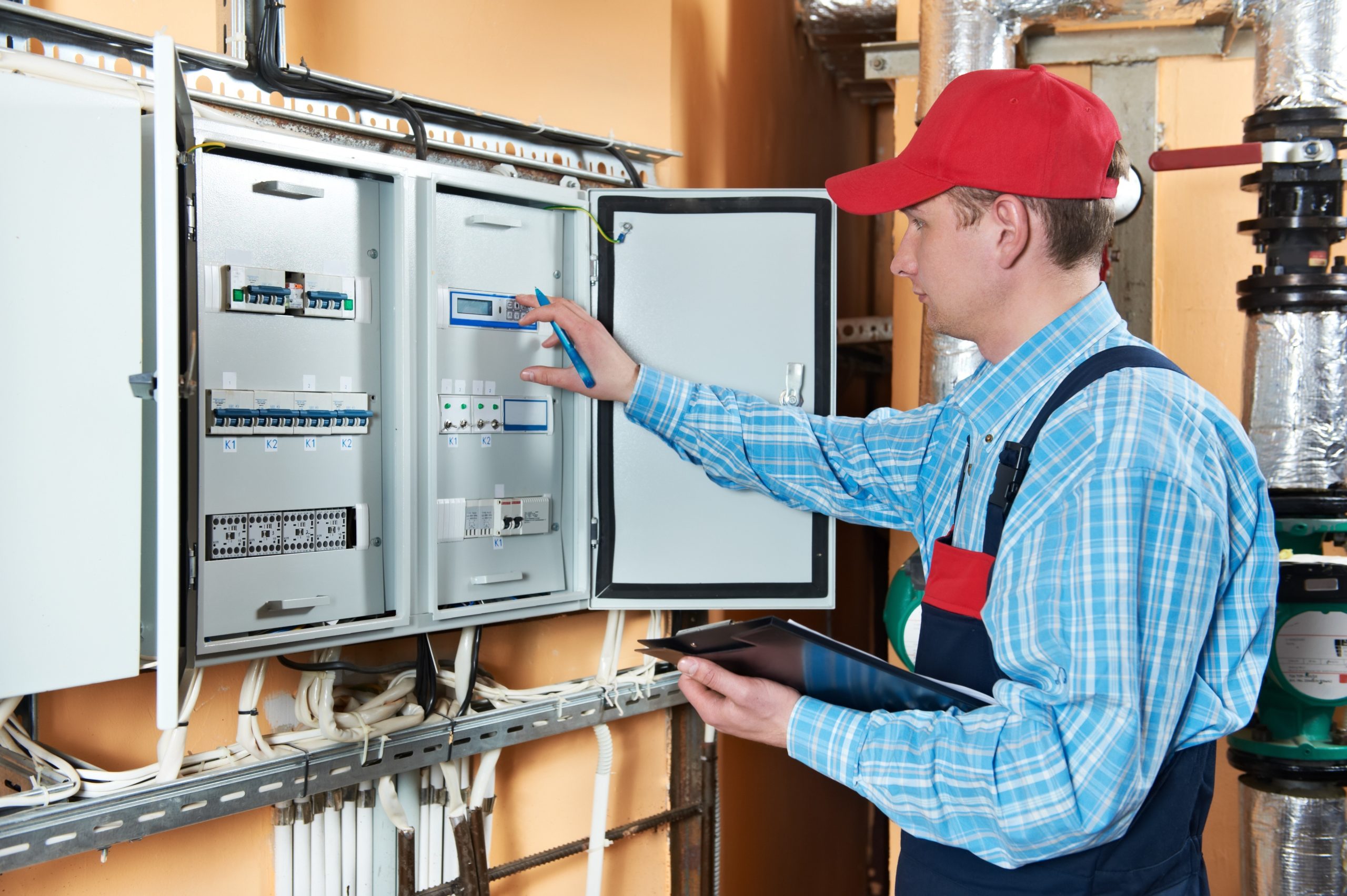 Common Home Electrical Problems Only an Electrician in Santee, CA Can Fix Fast