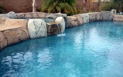 Flow & Function: Designing Outdoor Kitchens That Connect Seamlessly to Dining & Pool Areas