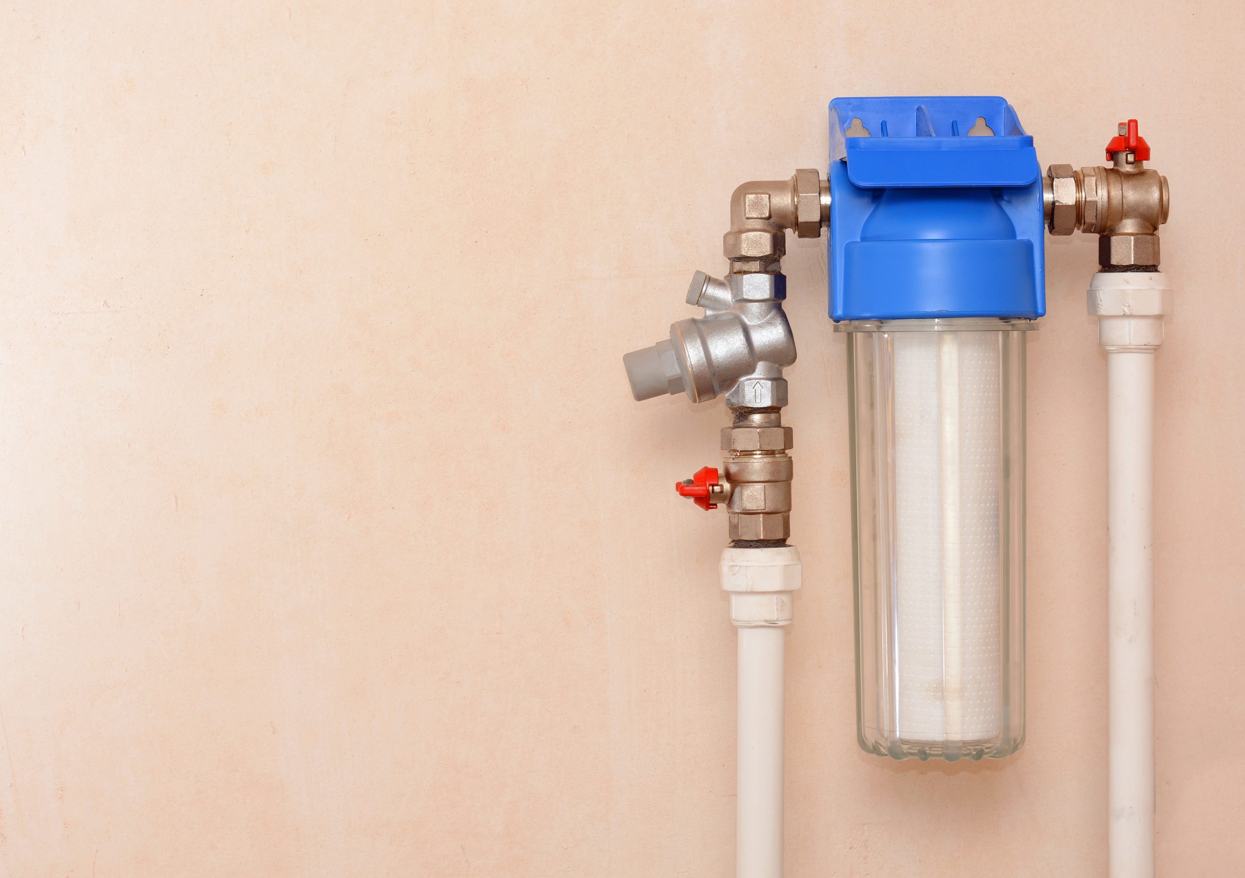 How a Water Filter System Installer in Bettendorf, IA Can Improve Your Family’s Health