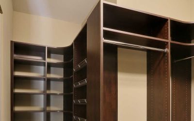 Transform your home storage with a custom walk-in closet Las Vegas residents trust for organization