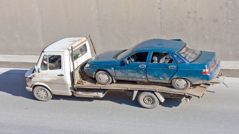 Understanding How Commercial Towing Tacoma WA Helps Minimize Business Downtime