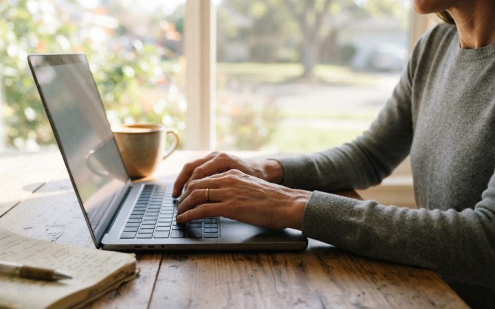 Online Bank Account Options for Residents: Key Features to Review